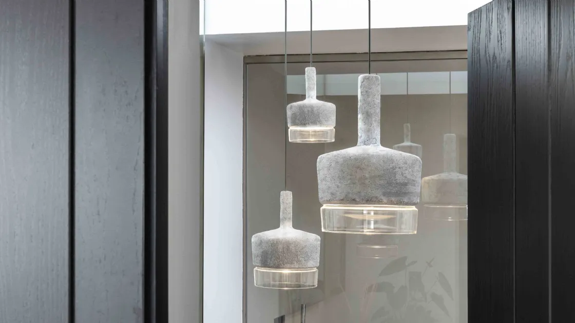 Lampada a sospensione in vetro e cemento Acorn di Pentalight