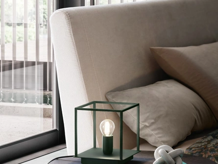Lampada da tavolo Link in metallo laccato di Le Comfort