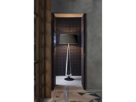 Lampada da terra in vetro soffiato con paralume in tessuto New Classic di Pentalight