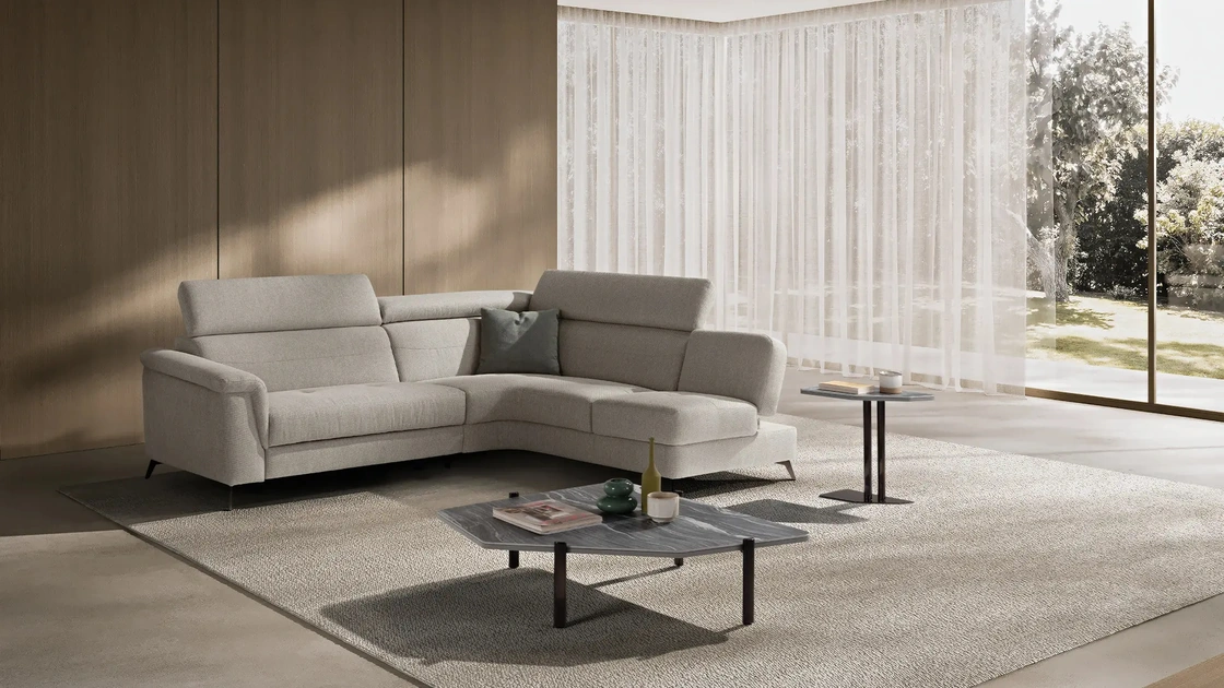 Divano relax angolare in tessuto con poggiatesta reclinabili Loren di Max Divani