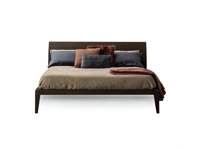 Letto in legno con testiera Shark di Devina Nais