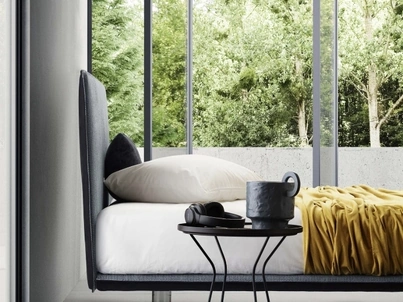 Letto Snap in tessuto con testiera di Le Comfort