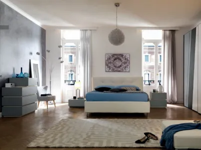 Letto in ecopelle NC101 con testiera trapuntata di Moretti Compact