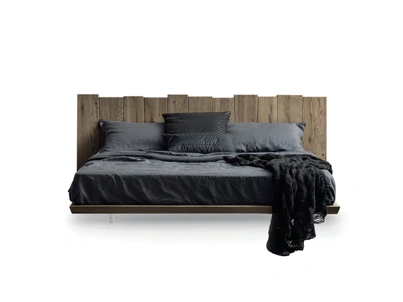 Letto Urban Ranch con testiera effetto sospesa di Devina Nais