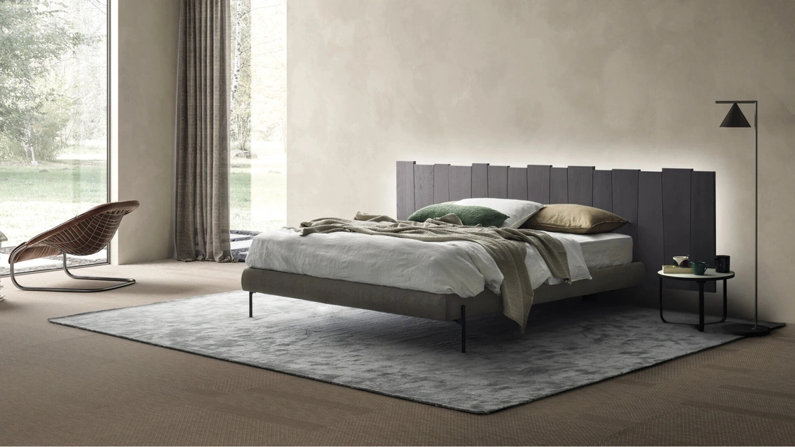Letto Urban Ranch con testiera effetto sospesa di Devina Nais