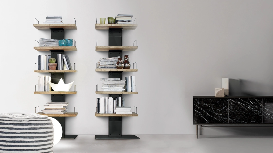Libreria Infinity in ferro e legno di Devina Nais