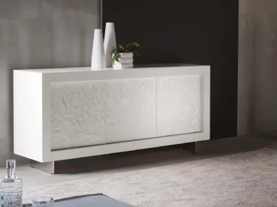 Madia Picasso P1 Mito in laccato opaco Bianco con ante in acciaio martellato laccato Bianco Lucido di Riflessi