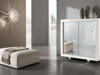 Madia Picasso in Rovere tinto Bianco P2 Goccia con ante in cristallo a specchio e resina di Riflessi