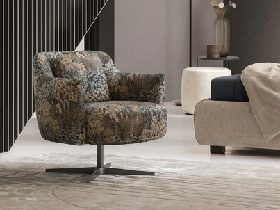 Poltrona girevole in tessuto con motivo floreale Shelley di Le Comfort