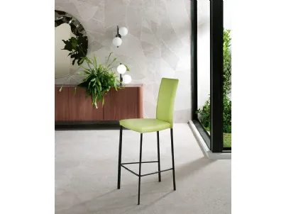 Sgabello Slim con seduta rivestita in pelle di Riflessi
