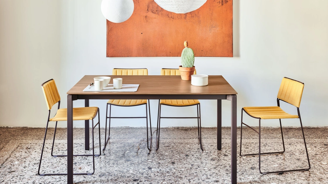 Sedia in tessuto Slim di Midj