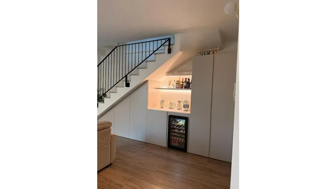 Cucina ad Angolo Febal Aria: Eleganza in Nobilitato Canapa e Calacatta