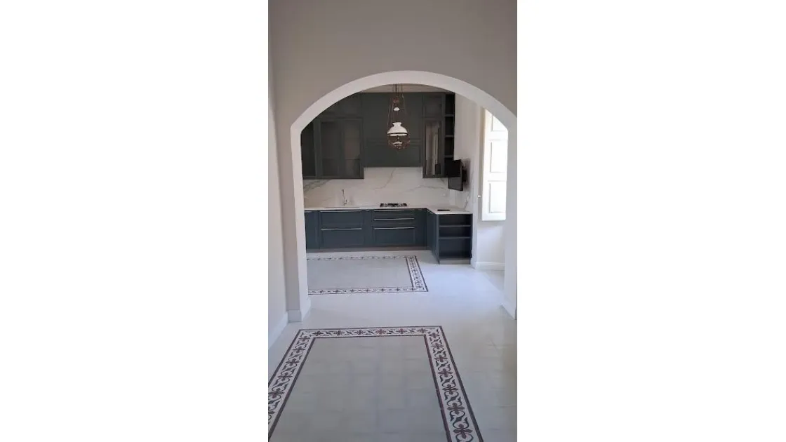 Cucina Febal in un Appartamento Liberty a Piedimonte Etneo: Elegante Incontro tra Storia e Modernità