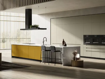 Cucina Moderna lineare in laccato giallo opaco con top e bancone effetto marmo Traccia 03 di Febal