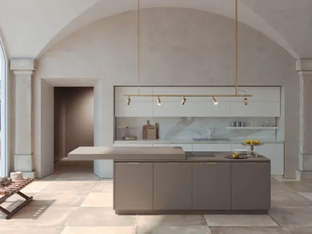 Cucina moderna con isola in laccato opaco Era 01 di Febal Casa
